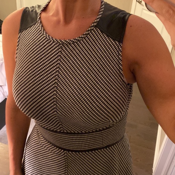 Derek Lam 10 Crosby Houndstooth Fit & Flare Dress Sz 6 - Picture 3 of 6